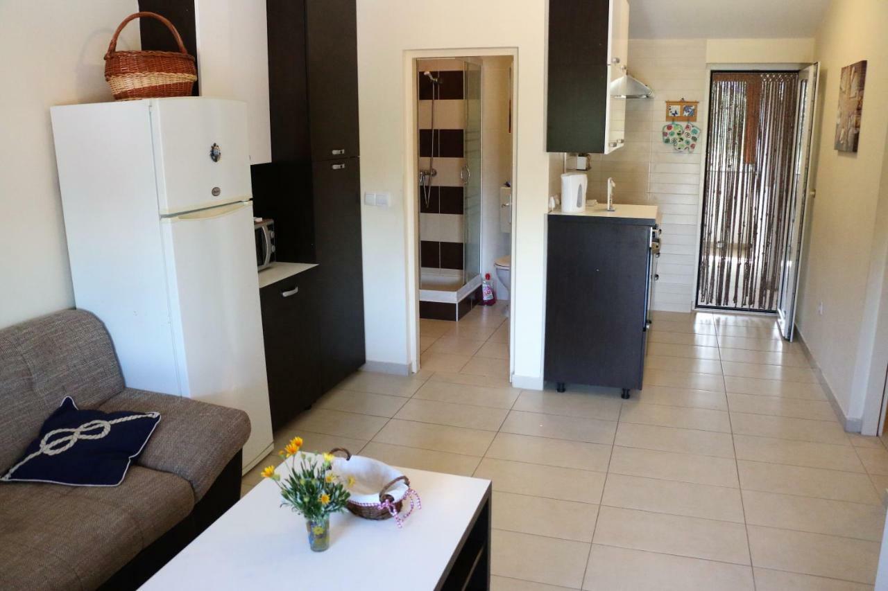 Apartments Vir Delfin Exterior photo